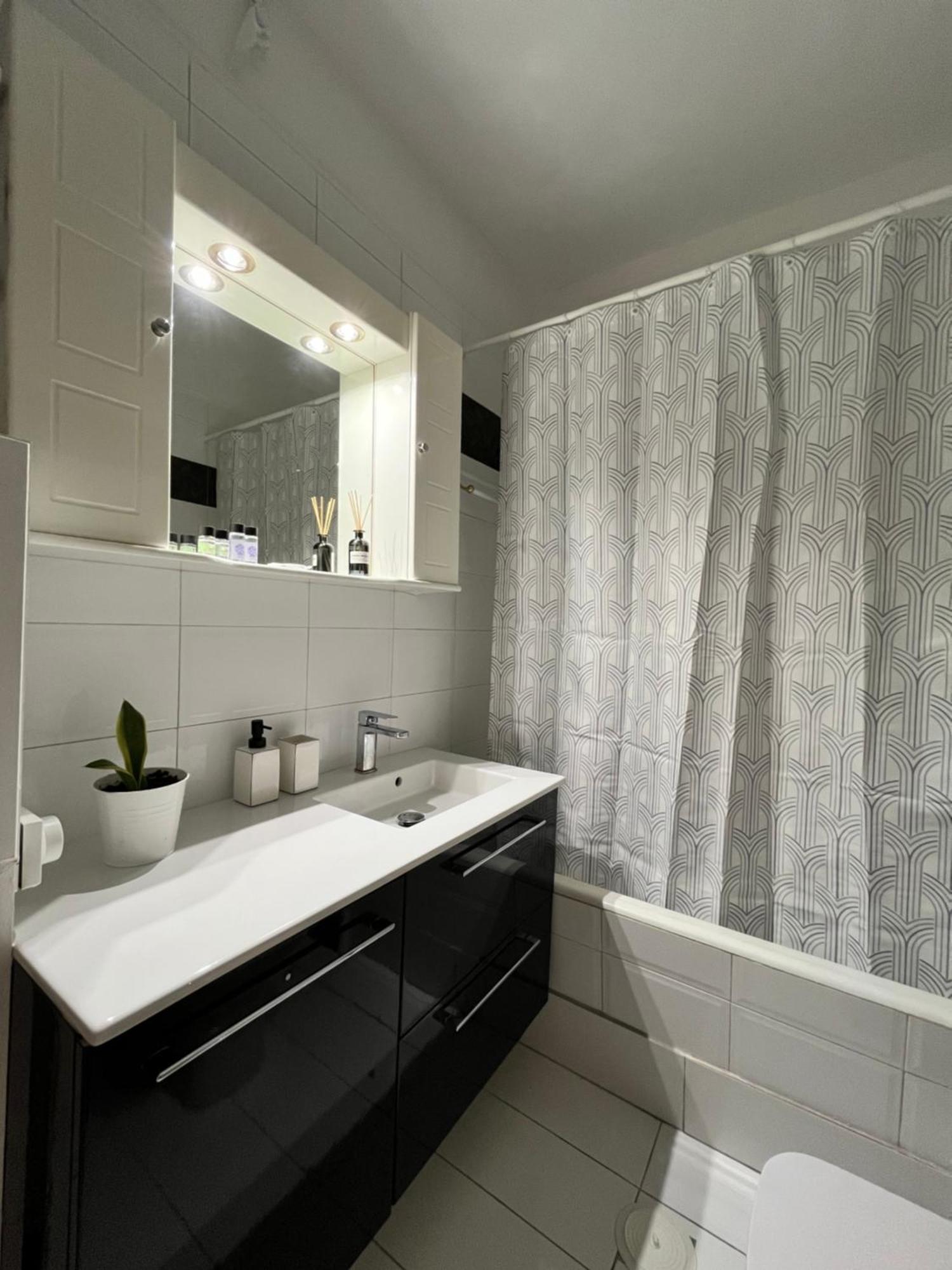 Quiet Apartment With Garden View In Kolonaki 雅典 外观 照片