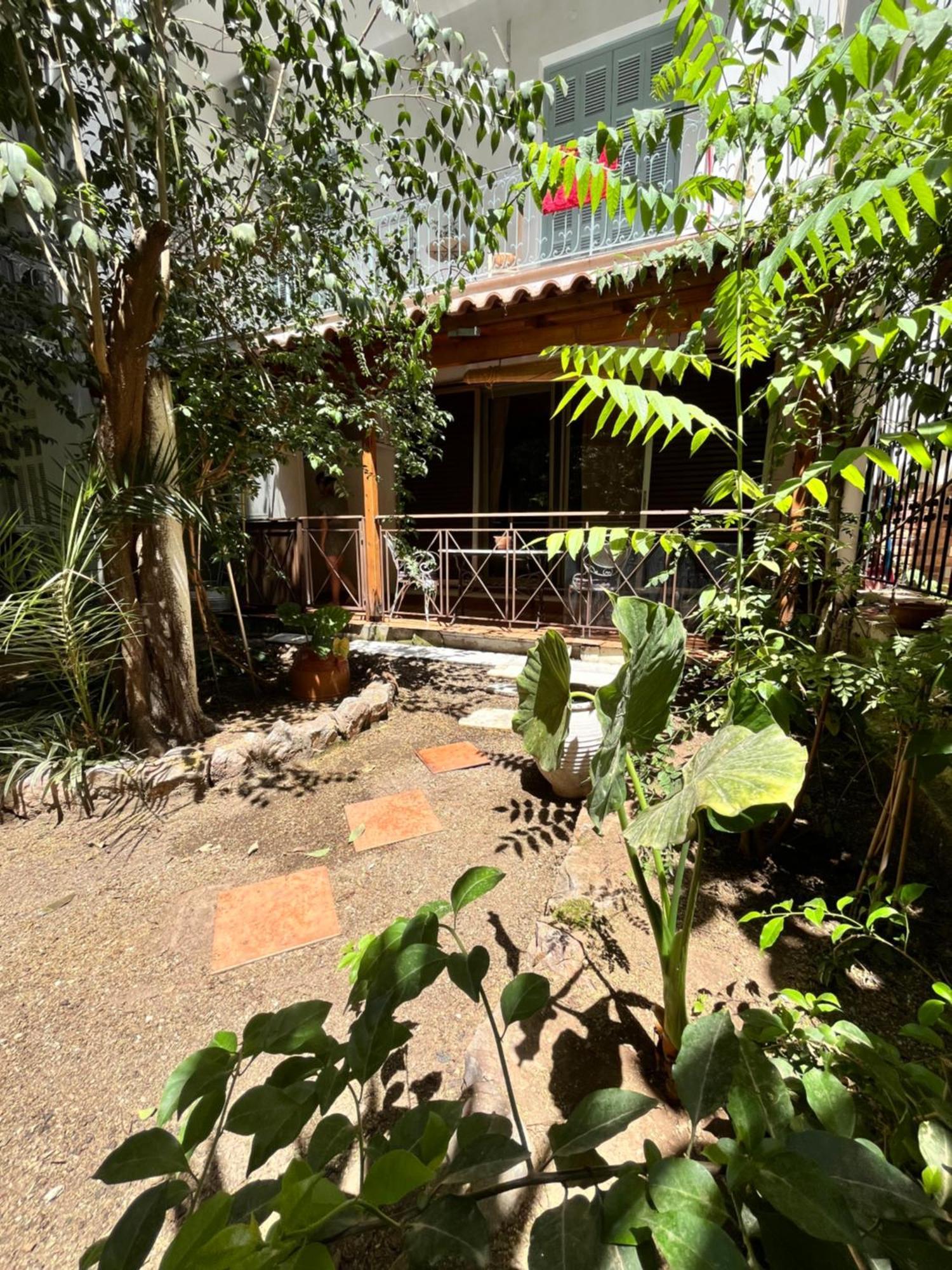Quiet Apartment With Garden View In Kolonaki 雅典 外观 照片