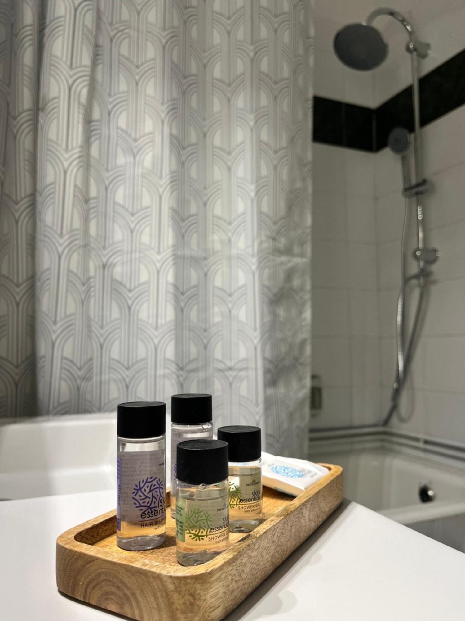 Quiet Apartment With Garden View In Kolonaki 雅典 外观 照片